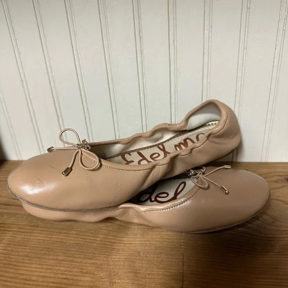 Sam Edelman Women's Nude Scalloped Flats - Picture 3 of 9